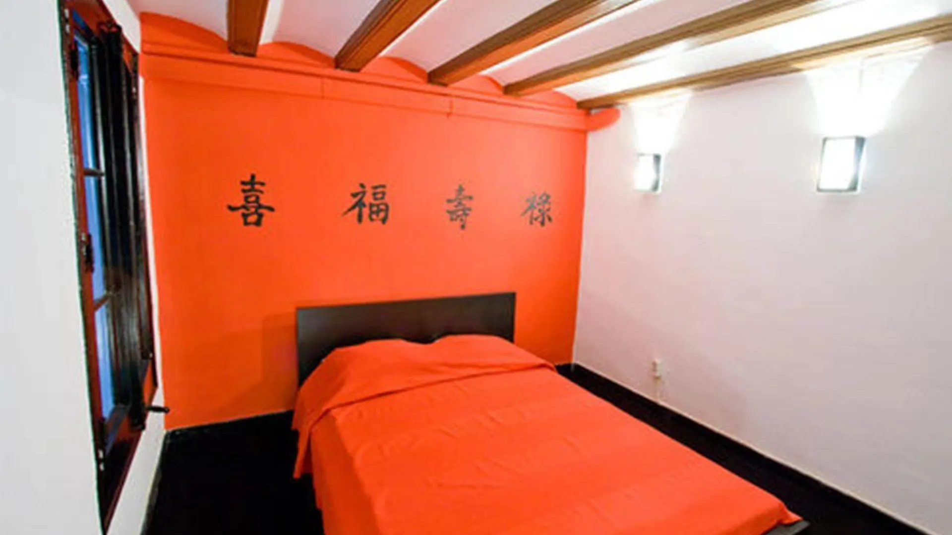 Serenity Gotic Hostel Barcelona 2*,