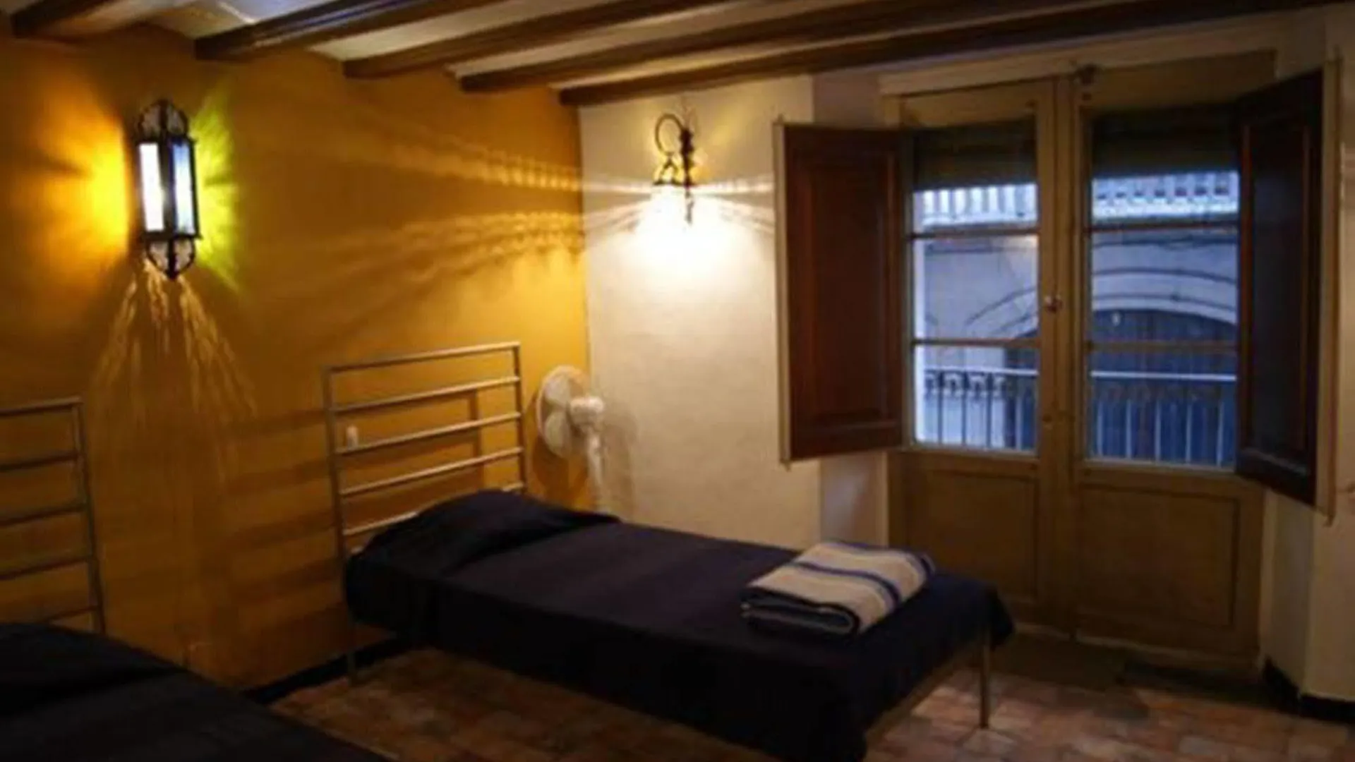Serenity Gotic Hostel Barcelona Hotel